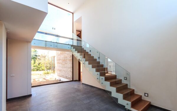 The Benefits of Using Steel for Railings